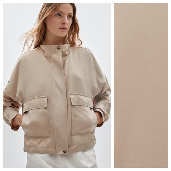 Massimo Dutti Jackets & Blazers - NWOT. Massimo Dutti Cream Cupro/Viscose Cropped Jacket. Size S.